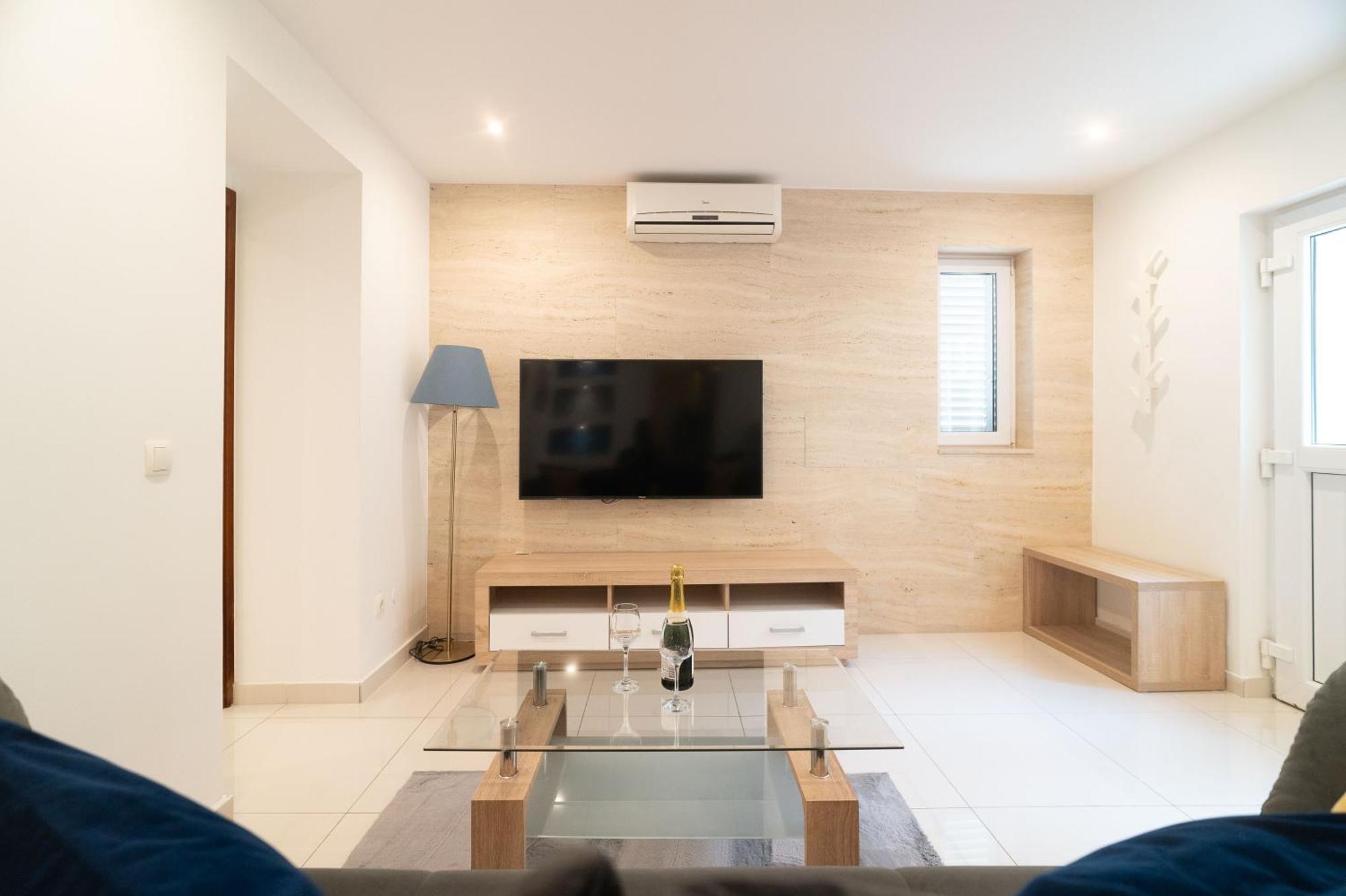 Bellamare Apartment *